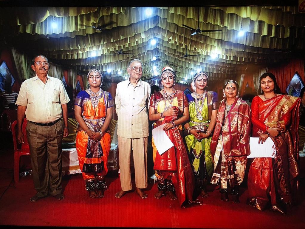 Award ceremony of the students of Shreebala Nrithyalaya